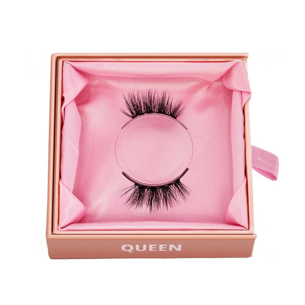 Glamnetic magnetic half-lash in style ‘queen’. Box opened but lash never used.